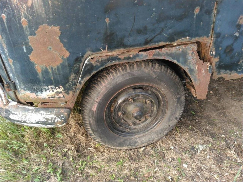 1960 Volkswagen Split-Window Bus - Image 11 of 31