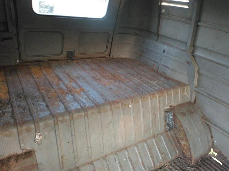 1960 Volkswagen Split-Window Bus - Image 19 of 31