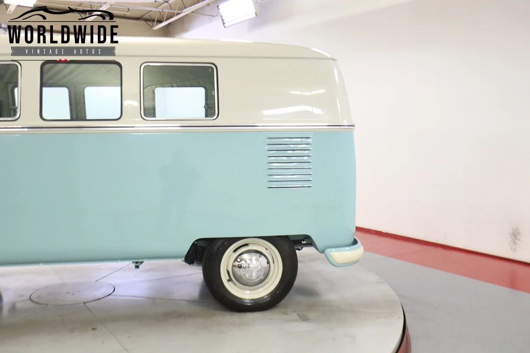 1960 Volkswagen Split-Window Bus - Image 10 of 12