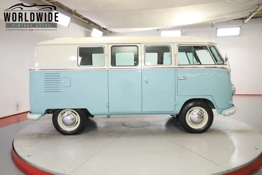 1960 Volkswagen Split-Window Bus - Image 4 of 12