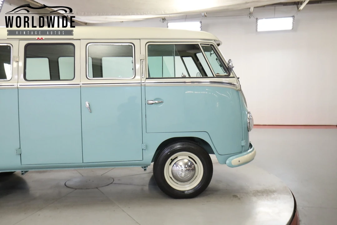 1960 Volkswagen Split-Window Bus - Image 8 of 12