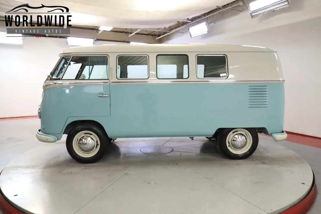 1960 Volkswagen Split-Window Bus - Image 3 of 12