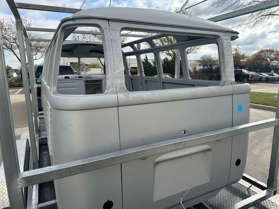 1960 Volkswagen Split-Window Bus - Image 8 of 12
