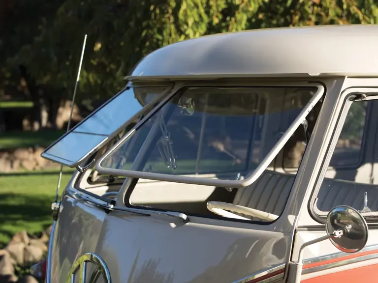 1960 Volkswagen Split-Window Bus - Image 7 of 31