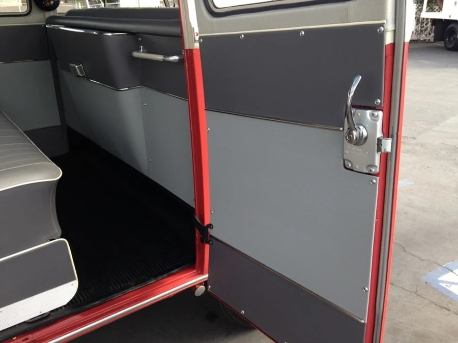 1960 Volkswagen Split-Window Bus - Image 6 of 12
