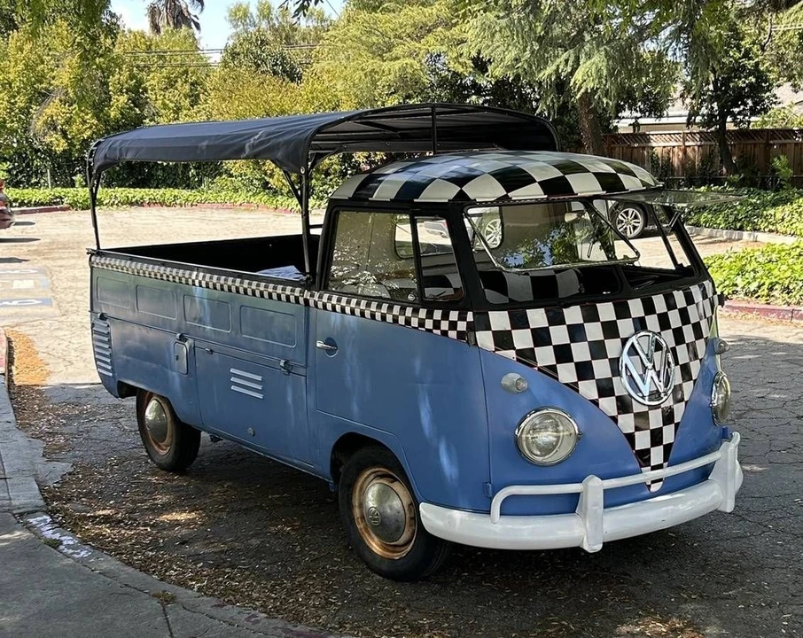 1960 Volkswagen Split-Window Pickup - Image 2 of 10
