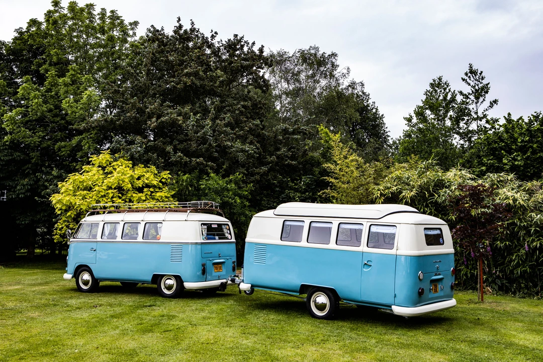 1960 Volkswagen Split-Window Camper - Image 2 of 16