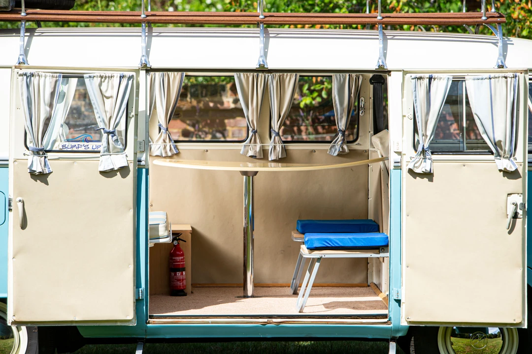 1960 Volkswagen Split-Window Camper - Image 10 of 31