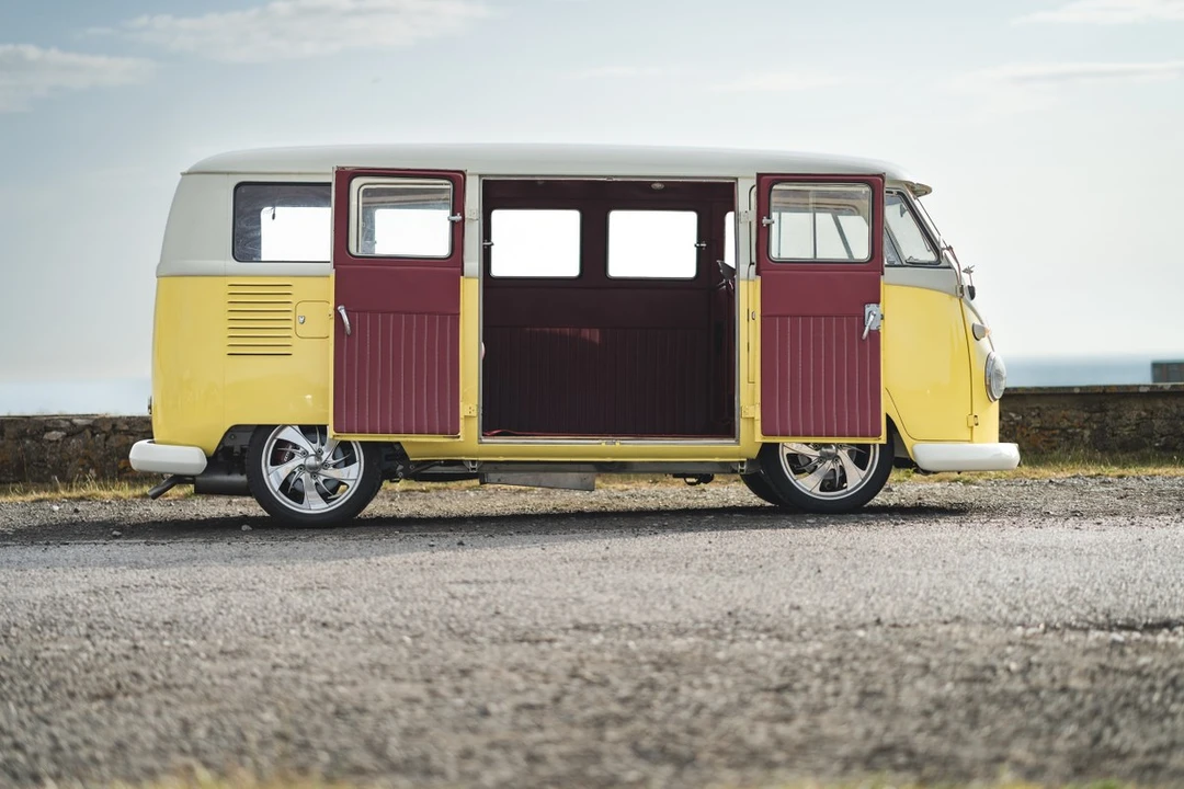 1960 Volkswagen Split-Window Camper - Image 15 of 30