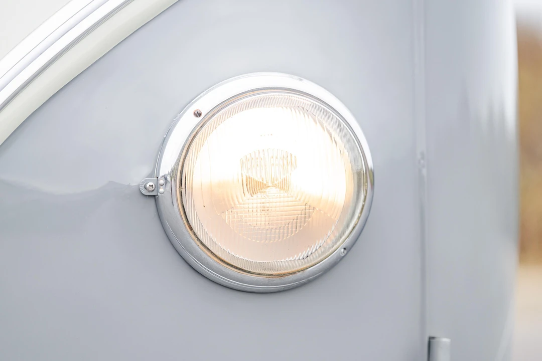 1960 Volkswagen Split-Window Bus - Image 14 of 31