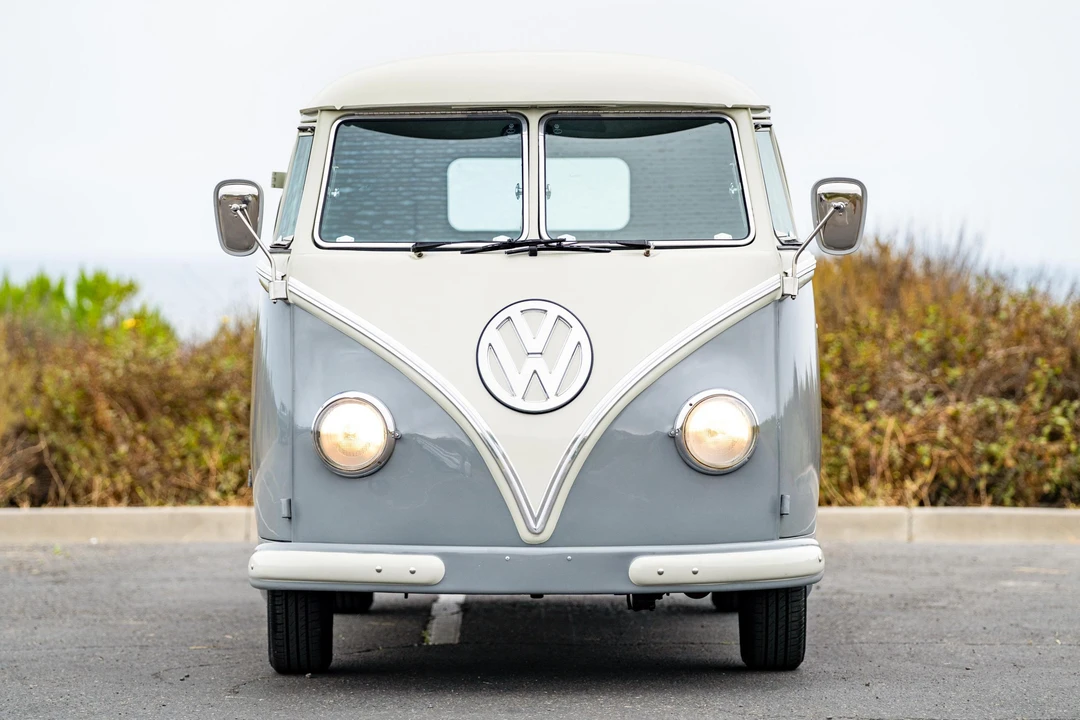 1960 Volkswagen Split-Window Bus - Image 2 of 31