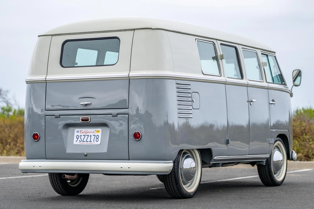 1960 Volkswagen Split-Window Bus - Image 4 of 31
