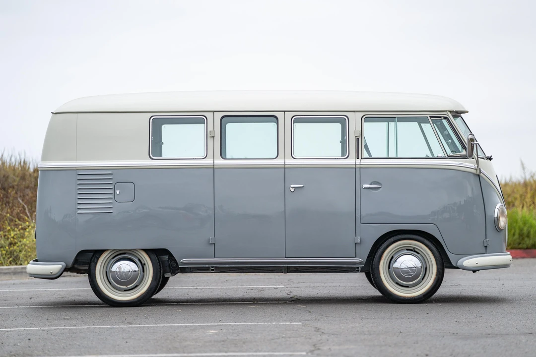 1960 Volkswagen Split-Window Bus - Image 3 of 31