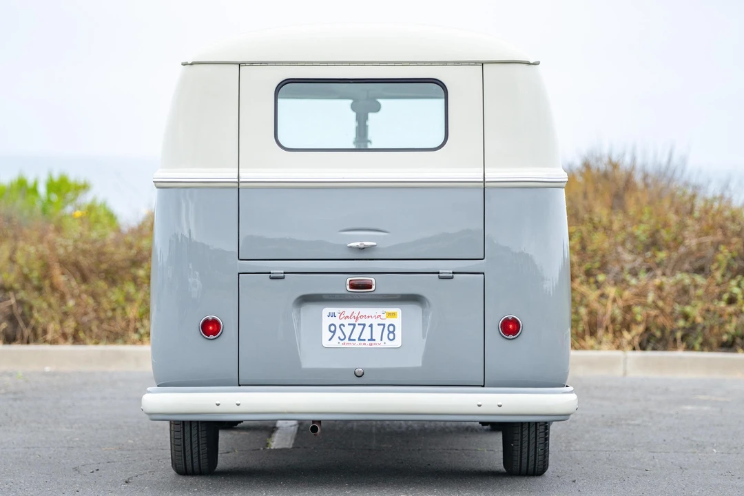 1960 Volkswagen Split-Window Bus - Image 9 of 31