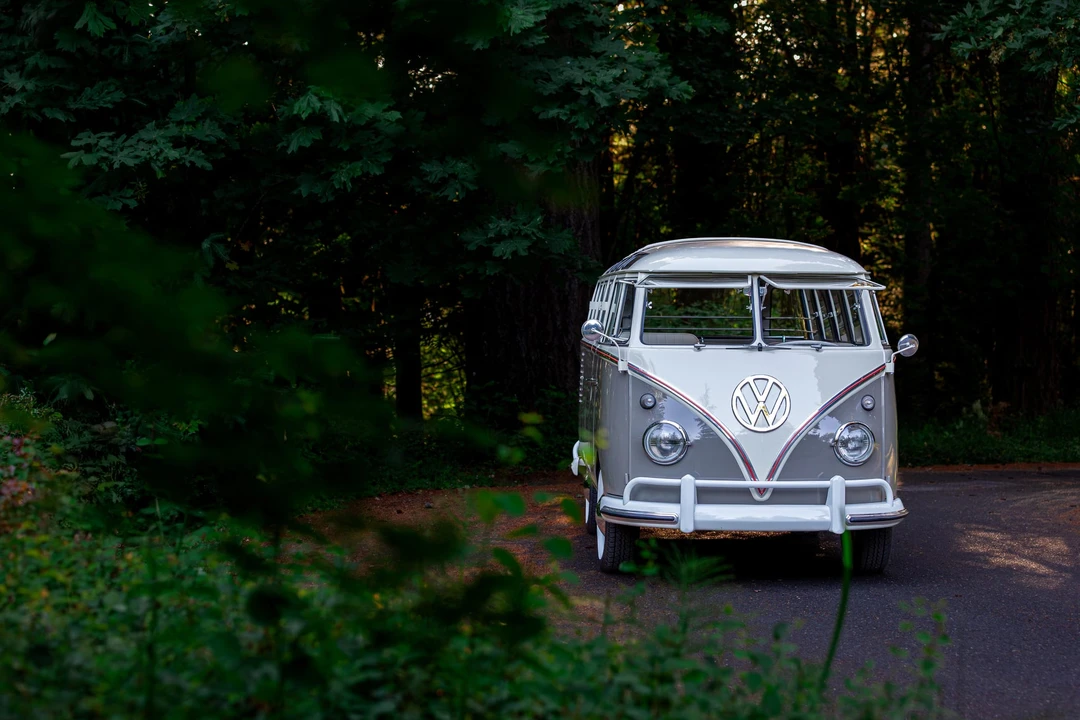 1960 Volkswagen Split-Window Bus - Image 5 of 31