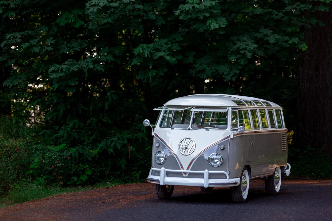 1960 Volkswagen Split-Window Bus - Image 10 of 31