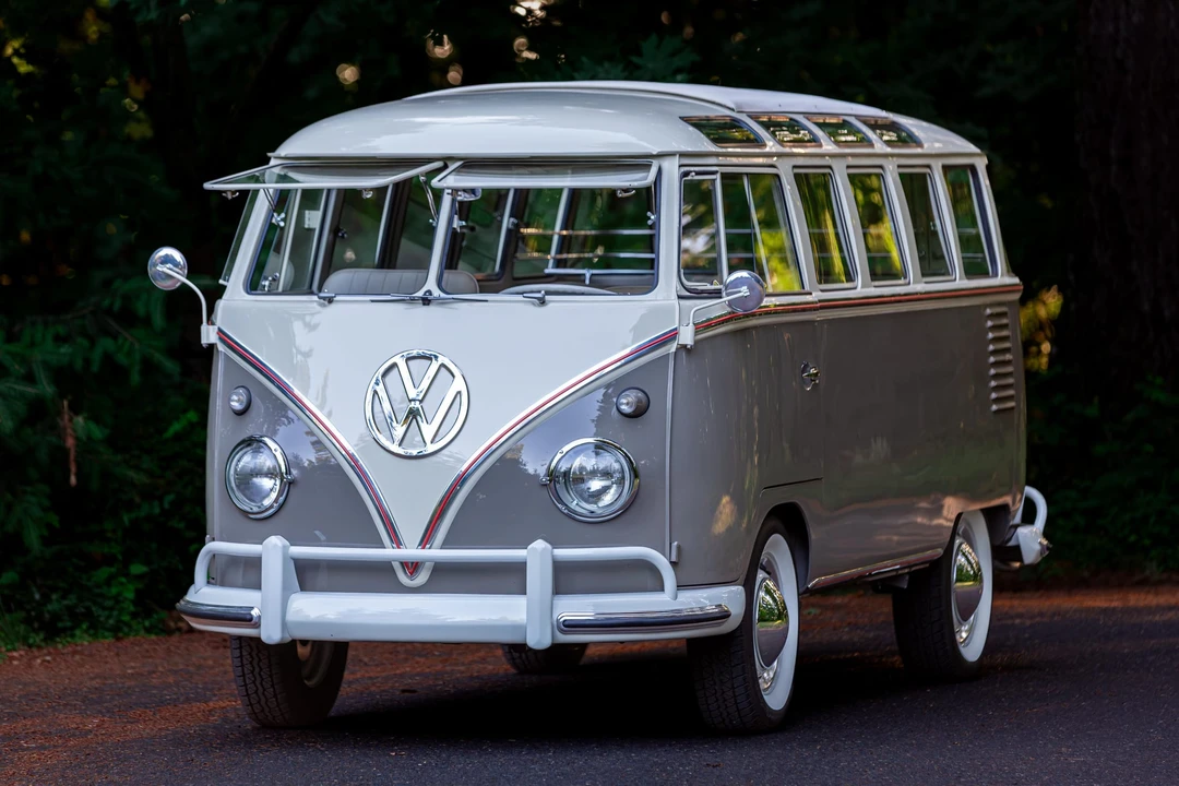 1960 Volkswagen Split-Window Bus - Image 11 of 31
