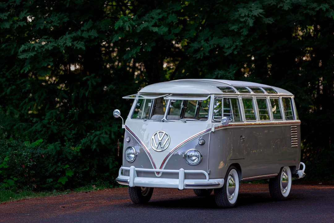 1960 Volkswagen Split-Window Bus - Image 13 of 31