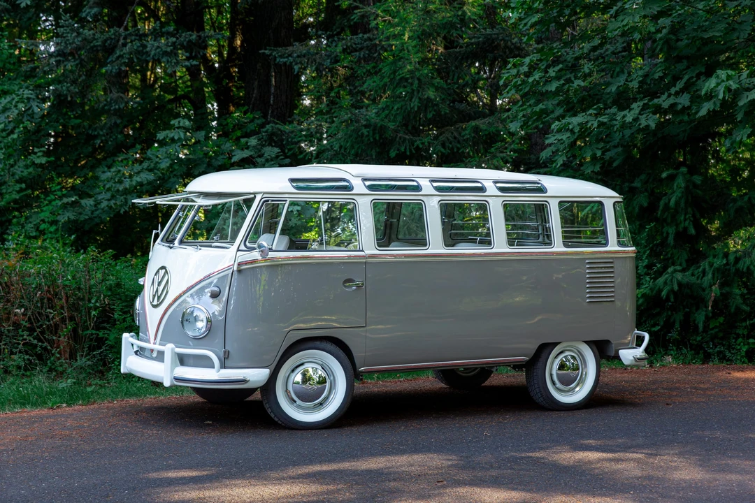 1960 Volkswagen Split-Window Bus - Image 15 of 31