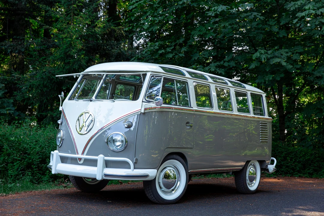 1960 Volkswagen Split-Window Bus - Image 16 of 31
