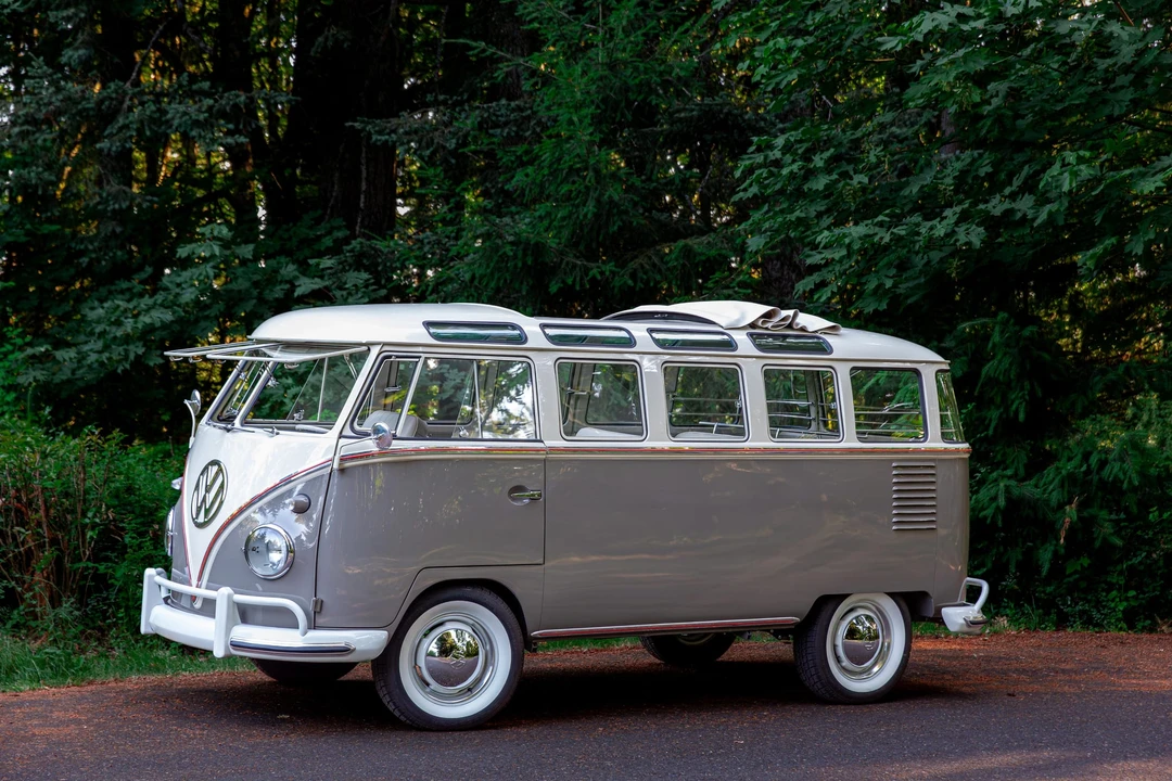 1960 Volkswagen Split-Window Bus - Image 17 of 31