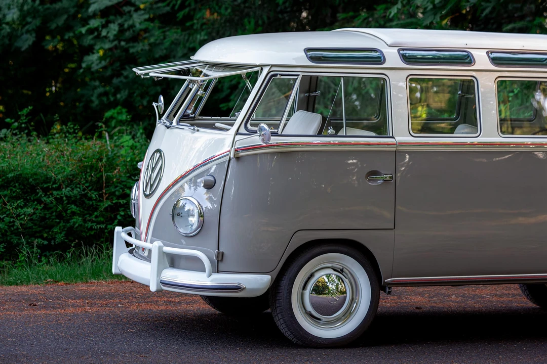 1960 Volkswagen Split-Window Bus - Image 20 of 31