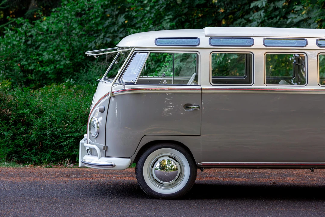 1960 Volkswagen Split-Window Bus - Image 22 of 31