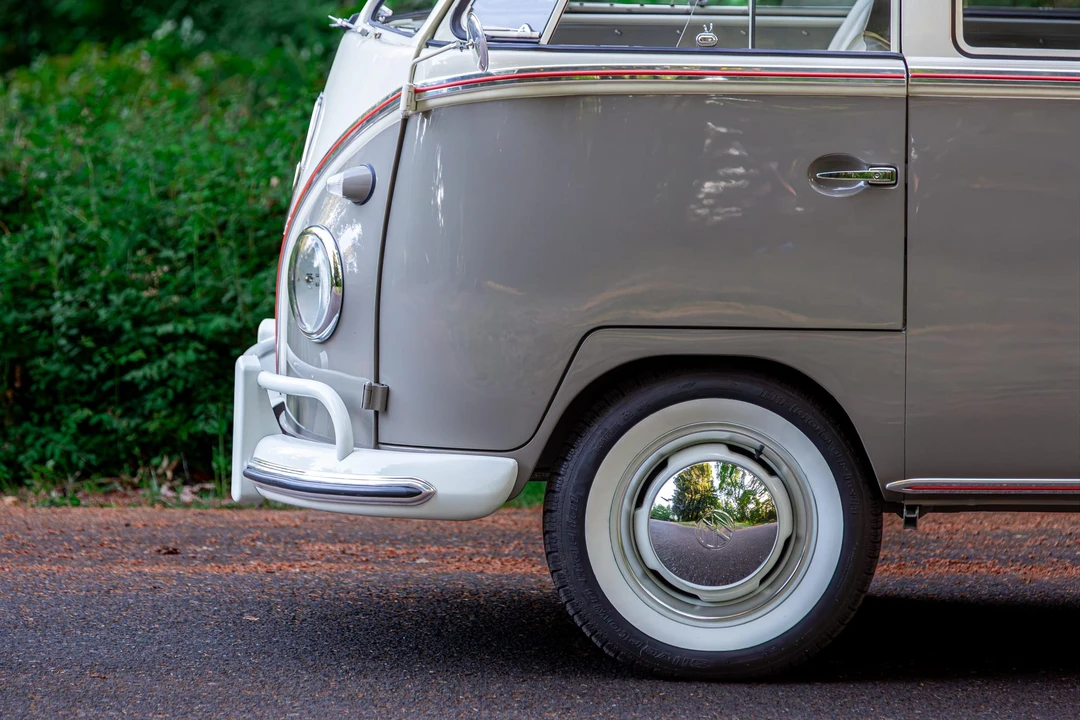 1960 Volkswagen Split-Window Bus - Image 23 of 31