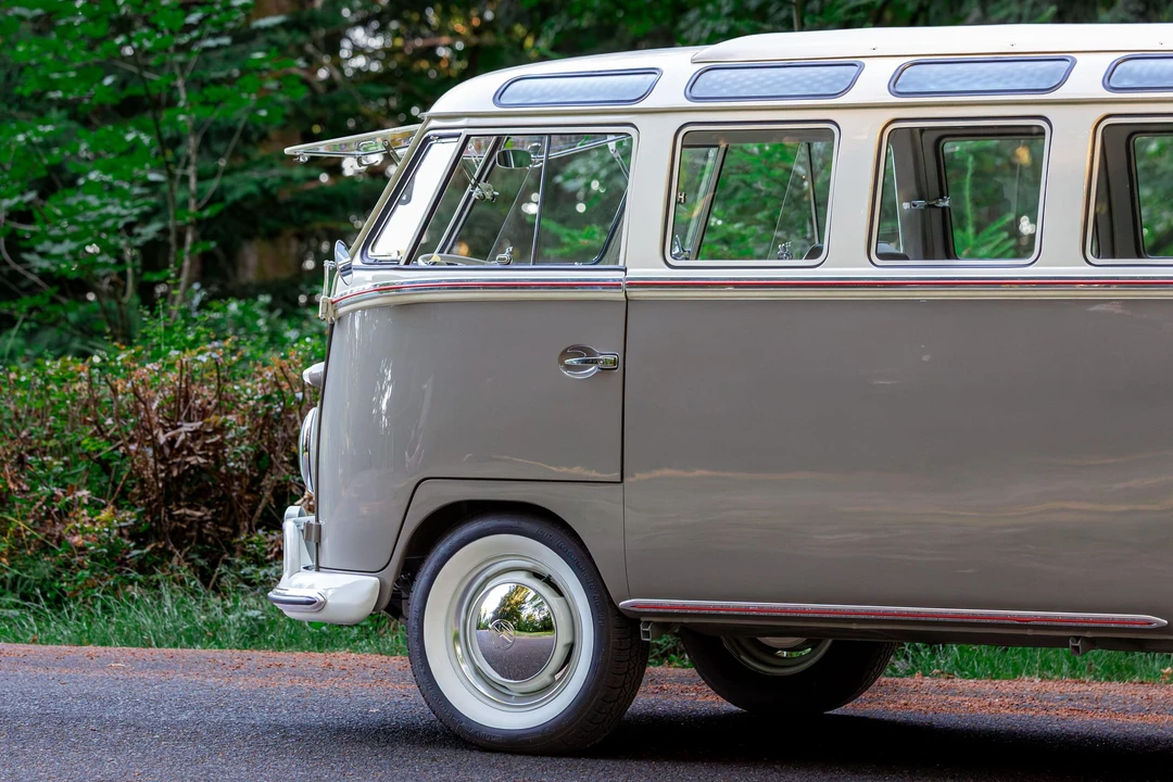 1960 Volkswagen Split-Window Bus - Image 27 of 31