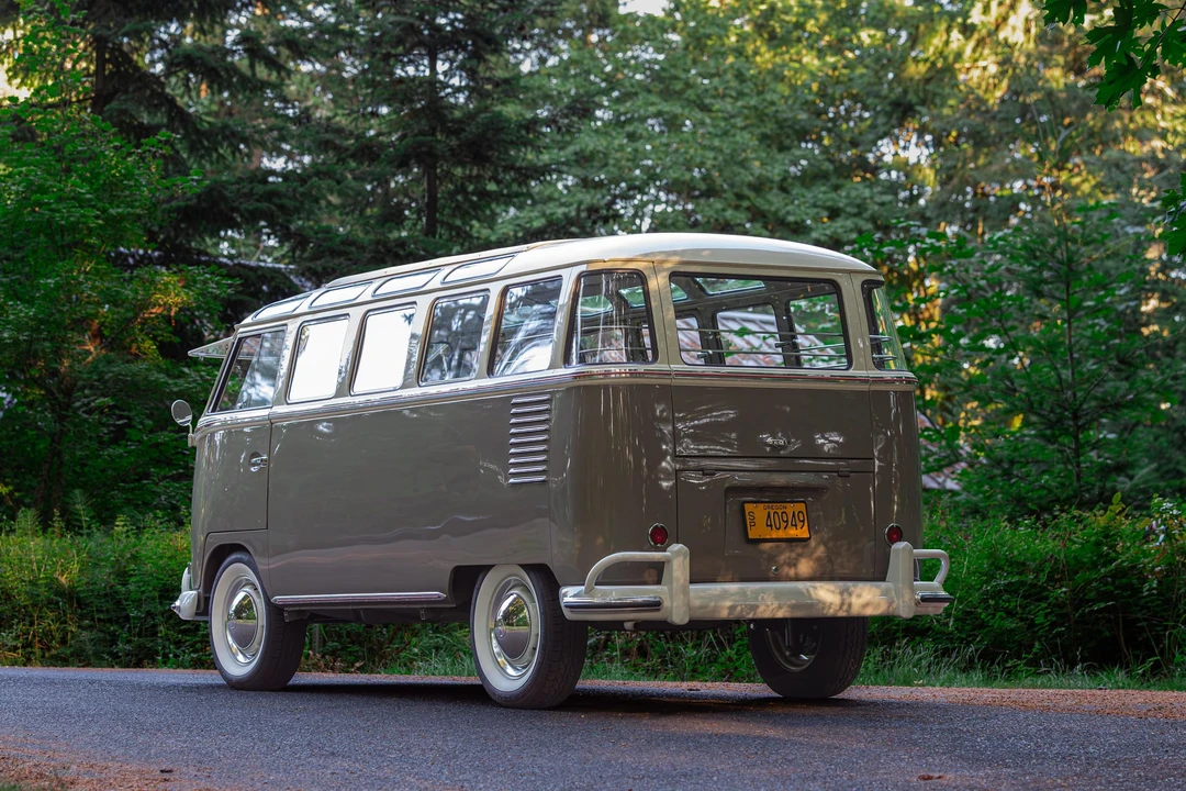 1960 Volkswagen Split-Window Bus - Image 28 of 31