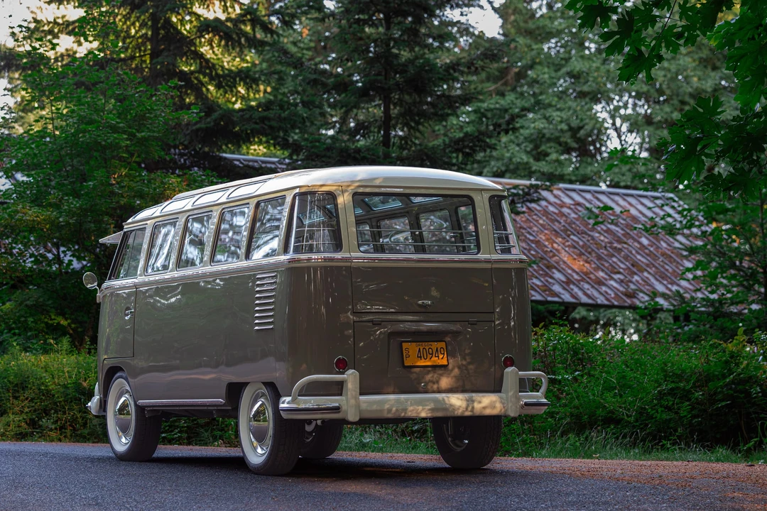 1960 Volkswagen Split-Window Bus - Image 30 of 31