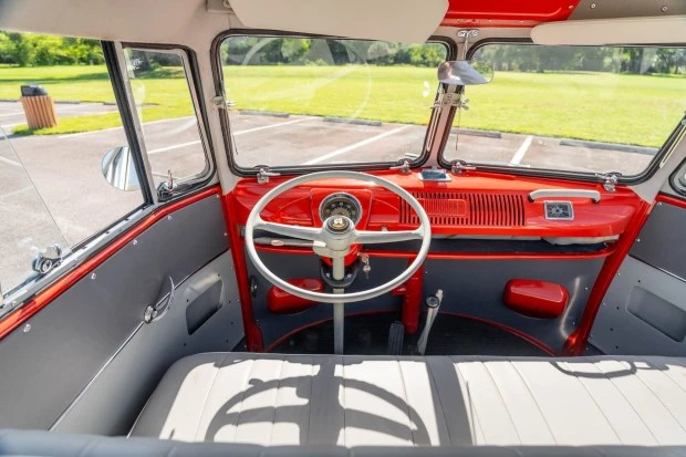 1960 Volkswagen Split-Window Bus - Image 6 of 8