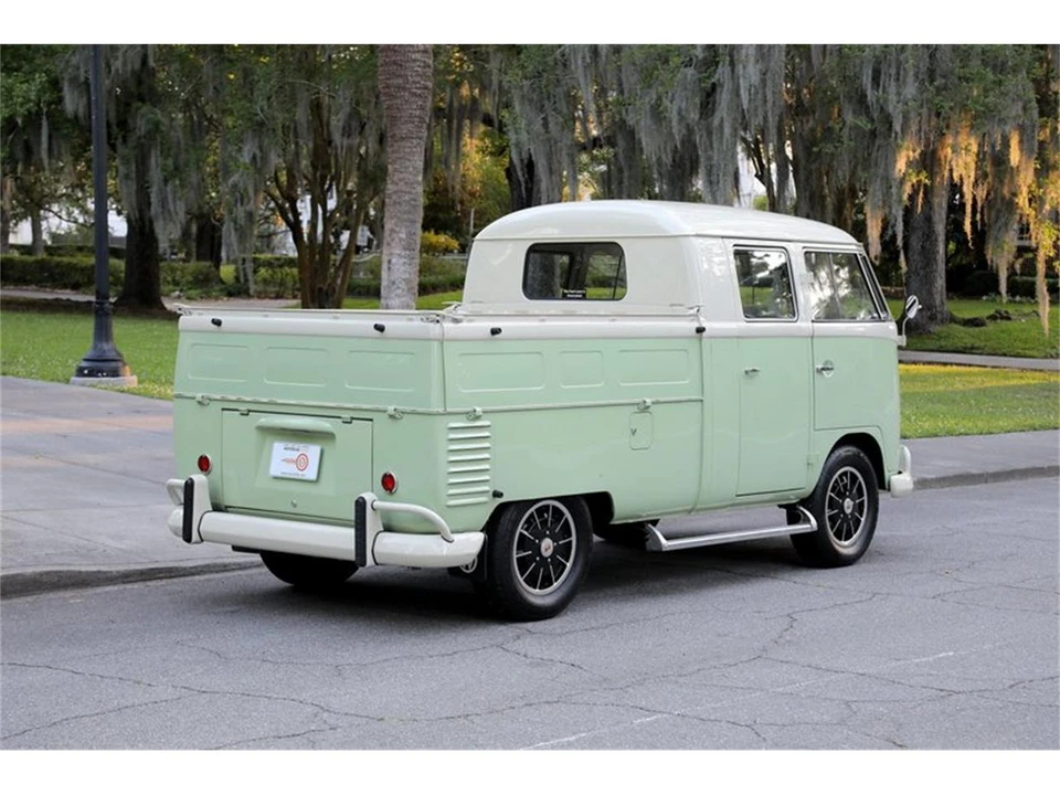 1960 Volkswagen Split-Window Bus - Image 4 of 31