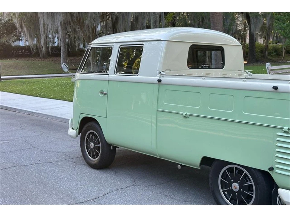 1960 Volkswagen Split-Window Bus - Image 16 of 31