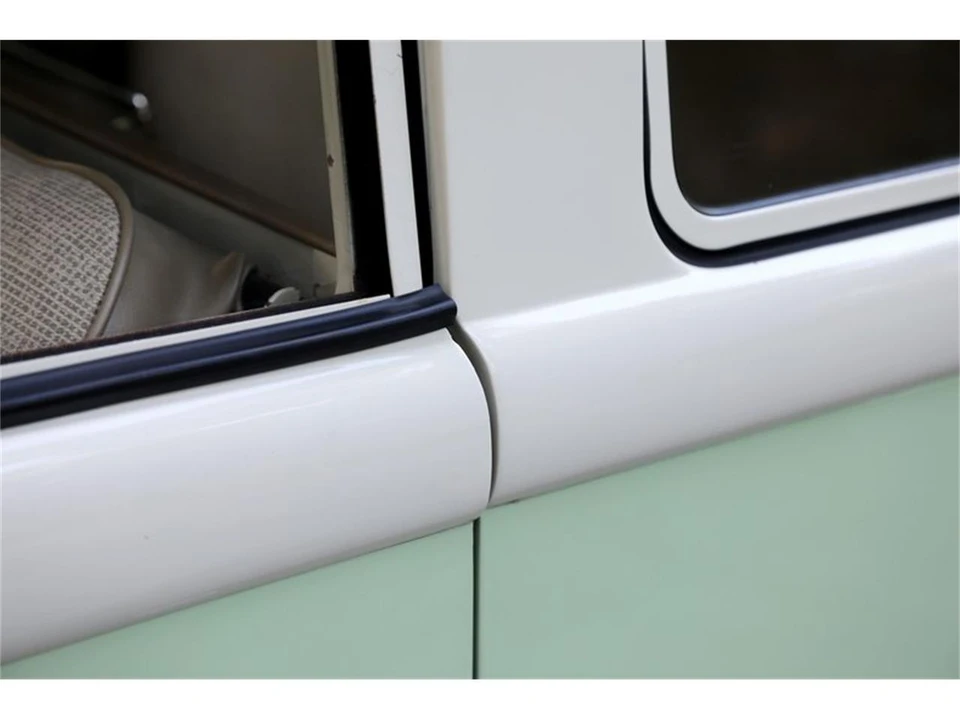 1960 Volkswagen Split-Window Bus - Image 31 of 31
