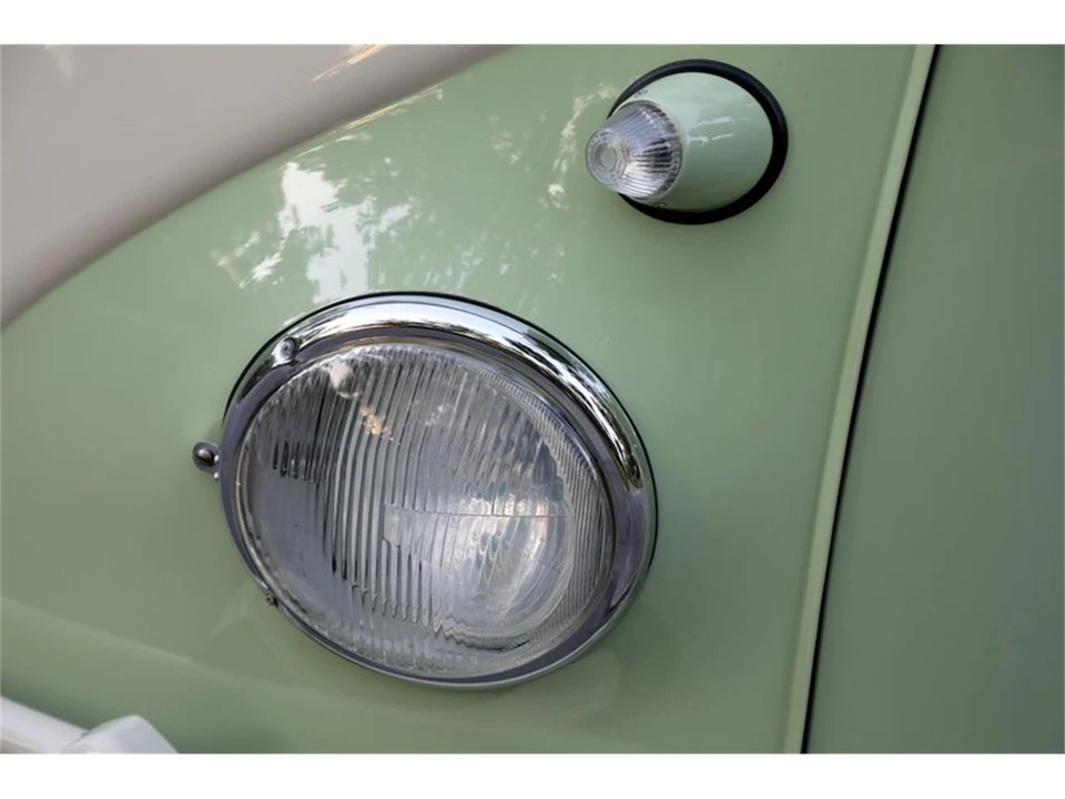 1960 Volkswagen Split-Window Bus - Image 26 of 31