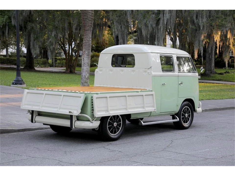 1960 Volkswagen Split-Window Bus - Image 5 of 31