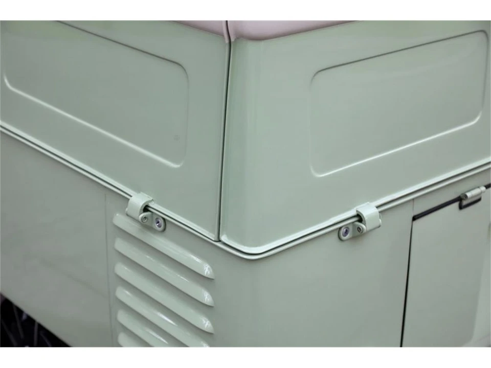 1960 Volkswagen Split-Window Bus - Image 14 of 31