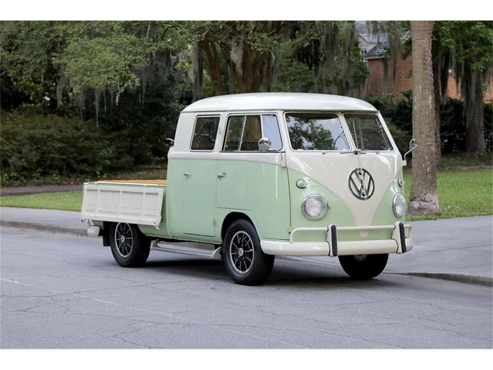 1960 Volkswagen Split-Window Bus - Image 2 of 31