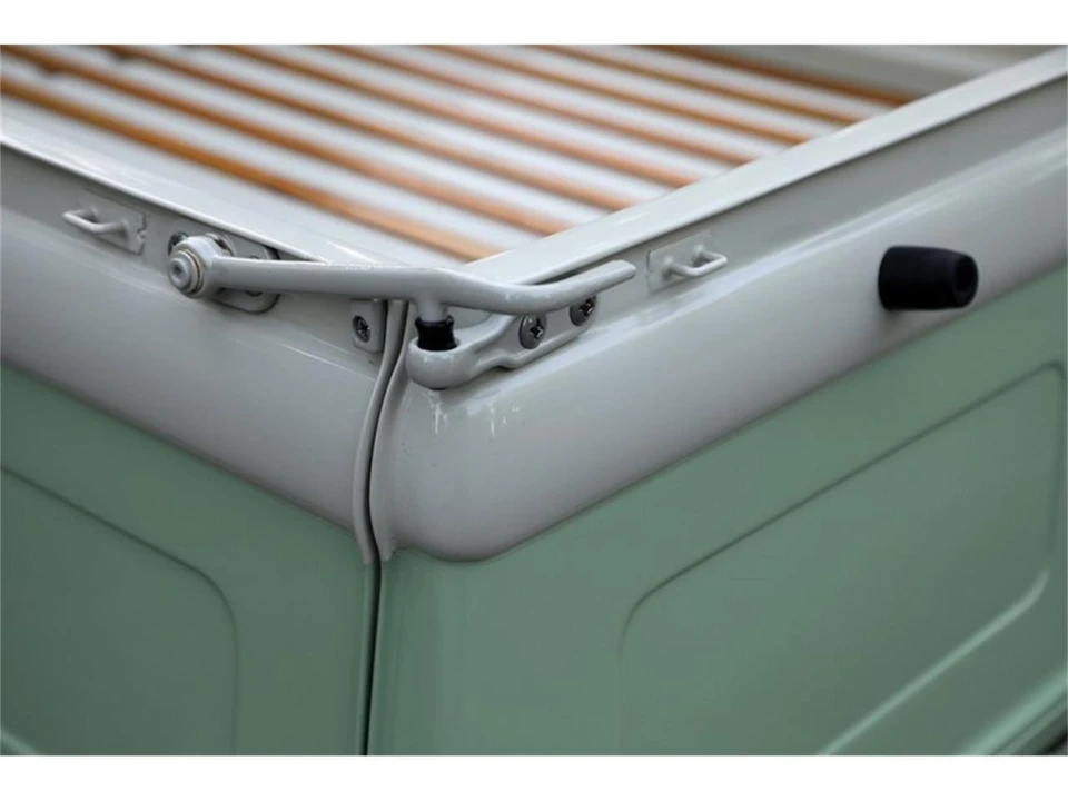 1960 Volkswagen Split-Window Bus - Image 17 of 31