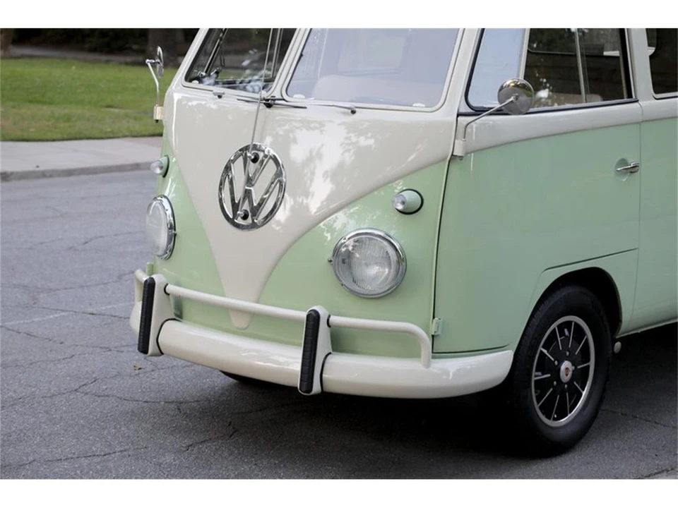 1960 Volkswagen Split-Window Bus - Image 24 of 31