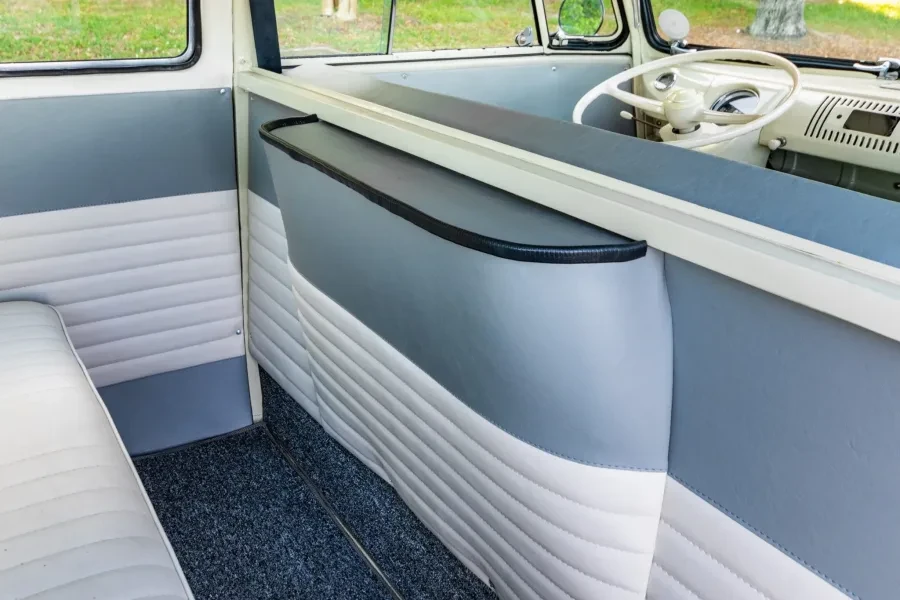 1960 Volkswagen Split-Window Bus - Image 6 of 11