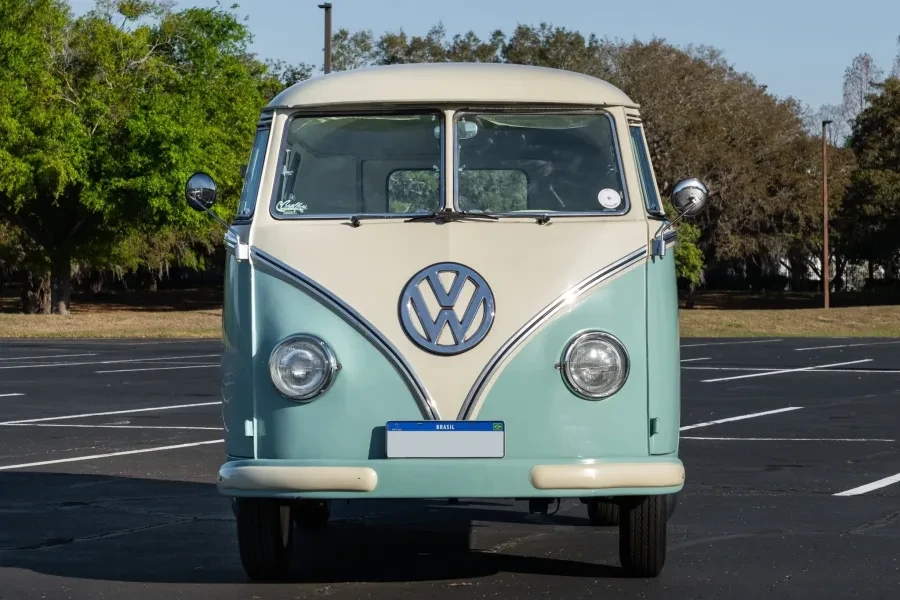1960 Volkswagen Split-Window Bus - Image 2 of 11