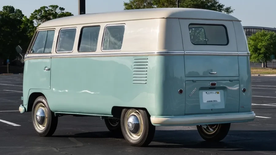 1960 Volkswagen Split-Window Bus - Image 4 of 11