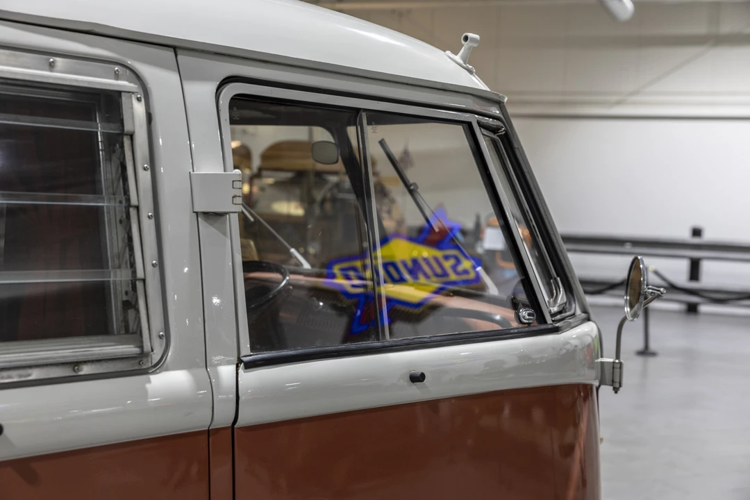 1960 Volkswagen Split-Window Camper - Image 12 of 31