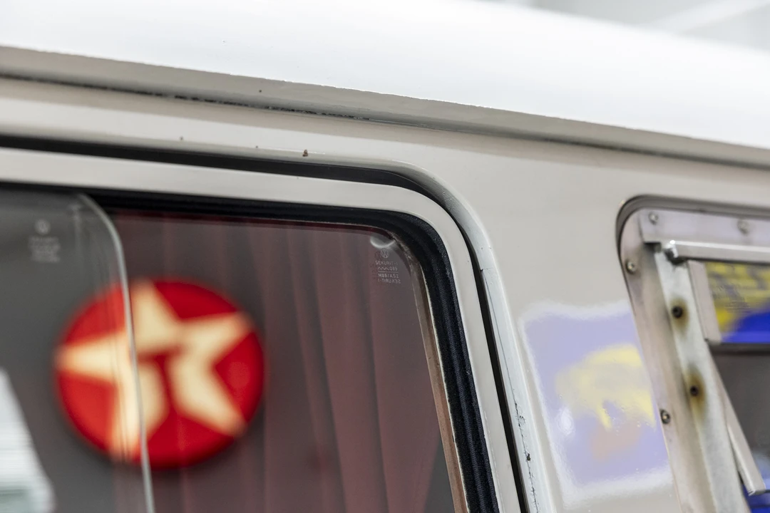 1960 Volkswagen Split-Window Camper - Image 22 of 31