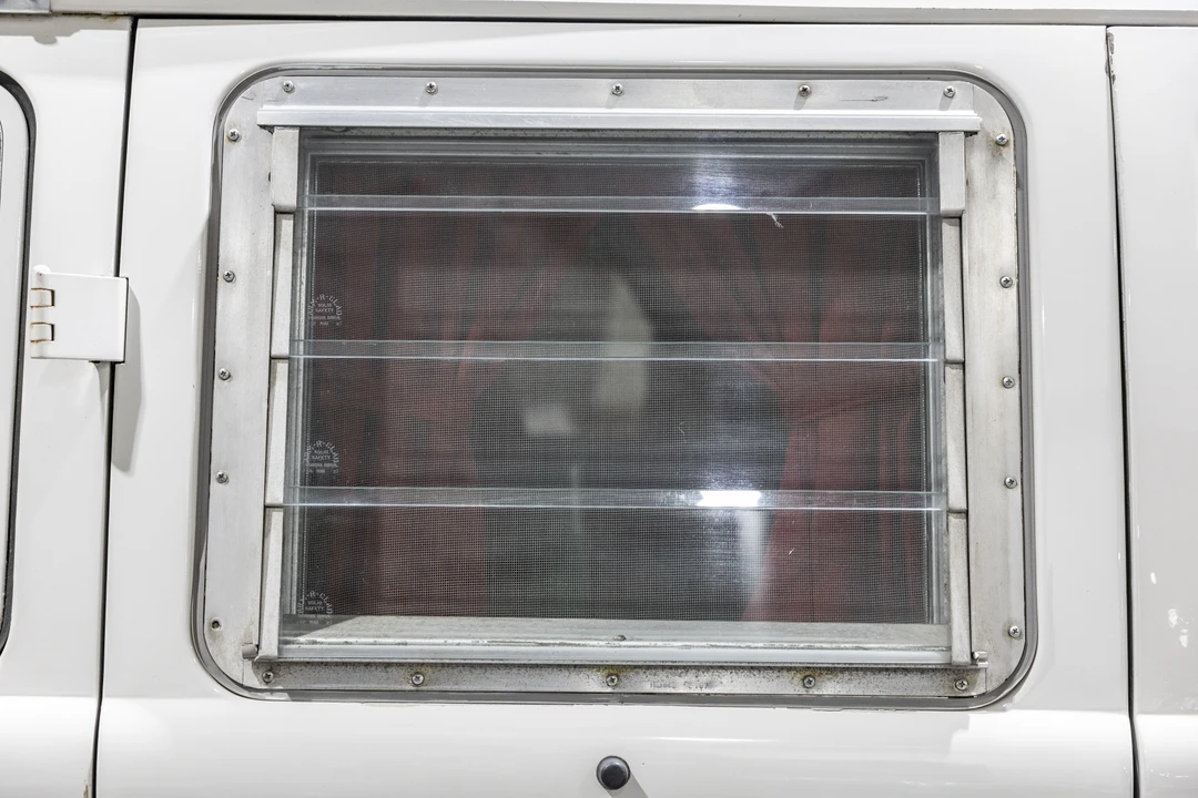 1960 Volkswagen Split-Window Camper - Image 27 of 31