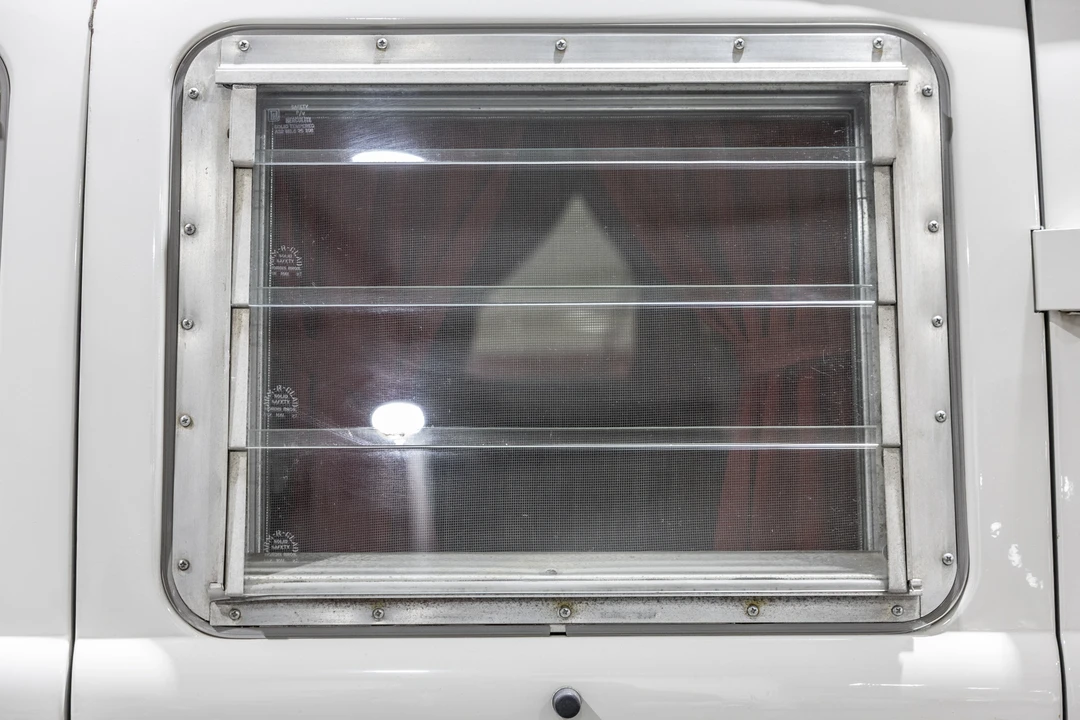 1960 Volkswagen Split-Window Camper - Image 28 of 31