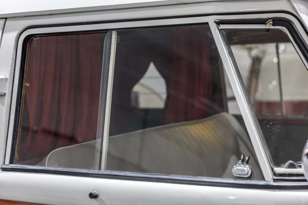 1960 Volkswagen Split-Window Camper - Image 29 of 31