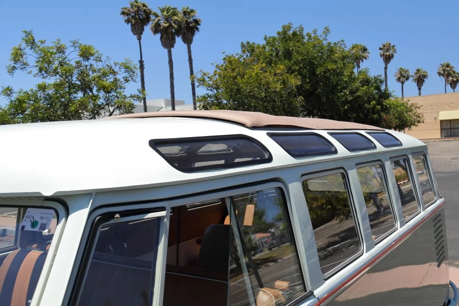 1960 Volkswagen Split-Window Bus - Image 12 of 21